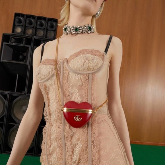 $980 New GUCCI Mini Bag red heart gold GG logo airpod case coin purse LIMITED - Picture 3 of 14